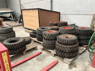 叉车轮胎 Lot of 36 tyres LINDE forklift new and used