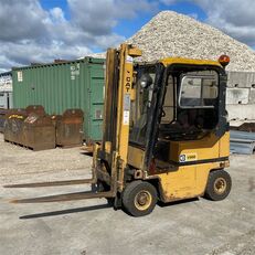 氣叉車 Caterpillar V30D