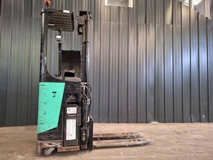 托盘堆垛机 Caterpillar NSR16N