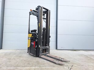 托盘堆垛机 Caterpillar NSR20N