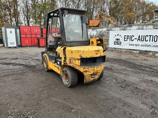 损坏的伸缩臂叉装机 JCB TLT30D